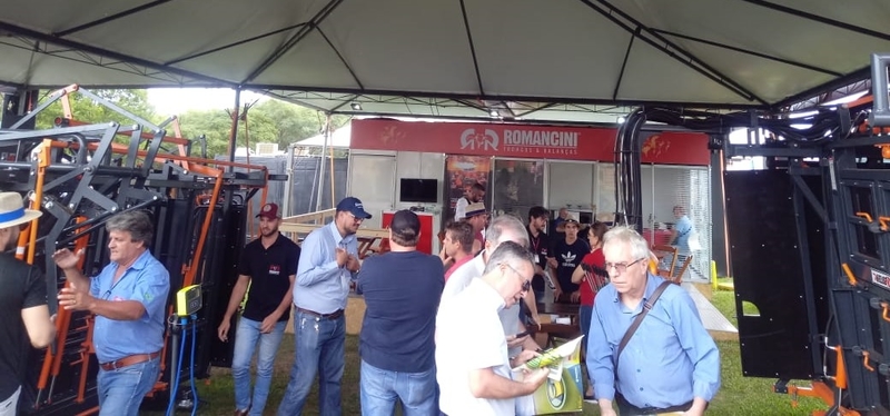 Procura por troncos e balanças é grande durante Show Rural Copavel 